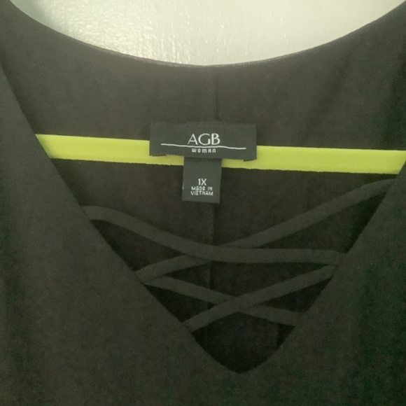 NWT Women’s Black Bat-Wing Top, Size 1X - Picture 2 of 7
